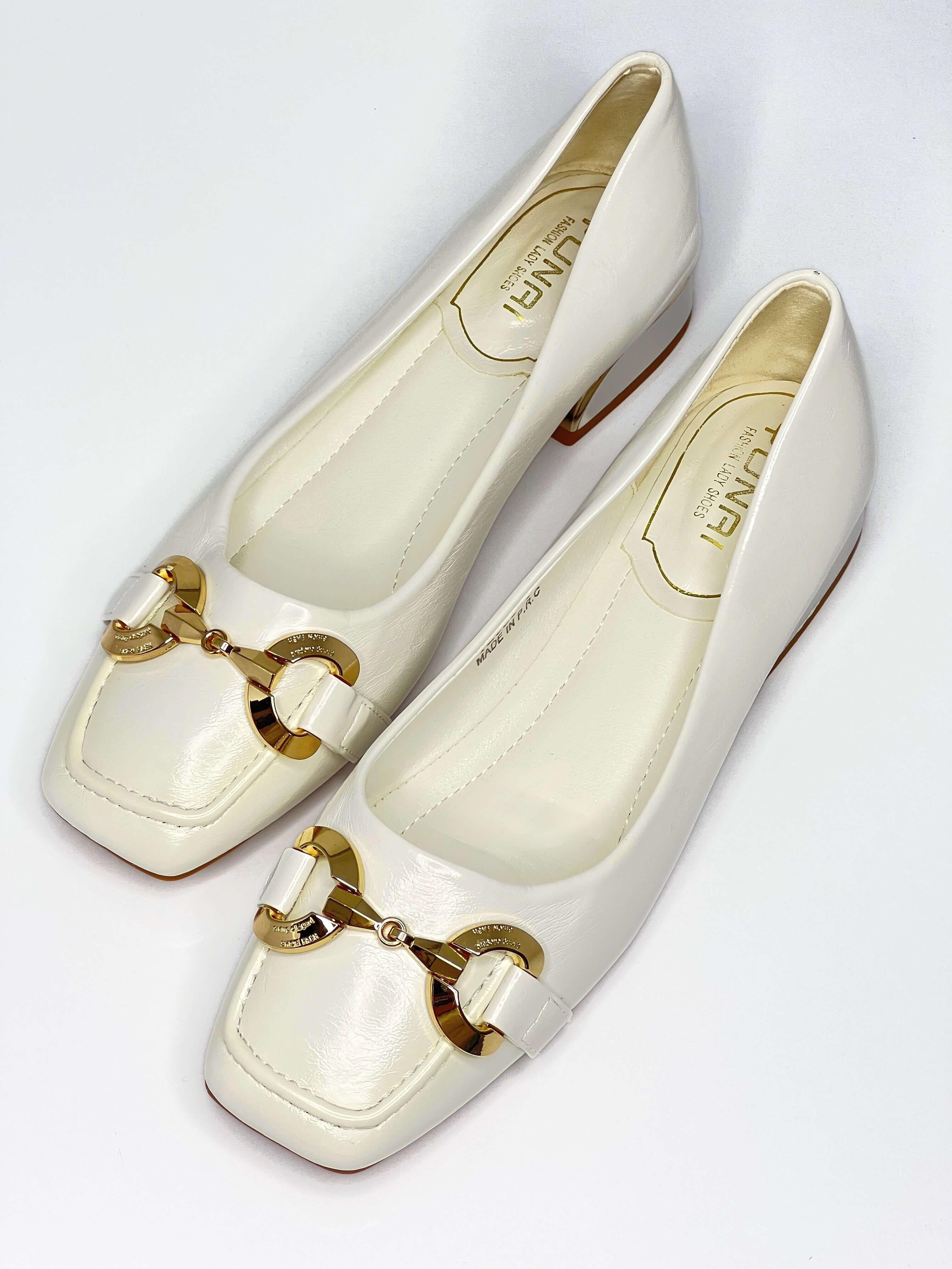 کفش سفید عروسکی