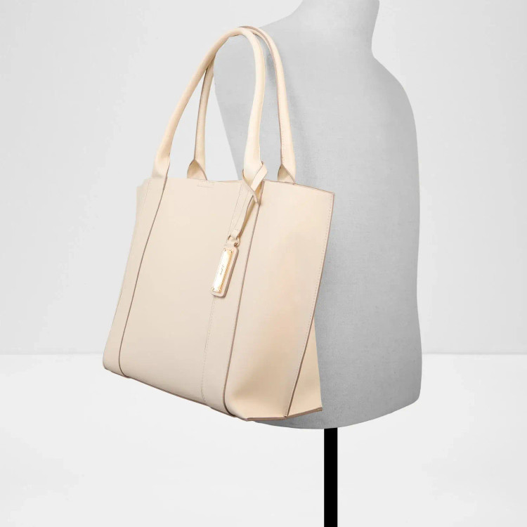 نمونه کیف روی مانکن