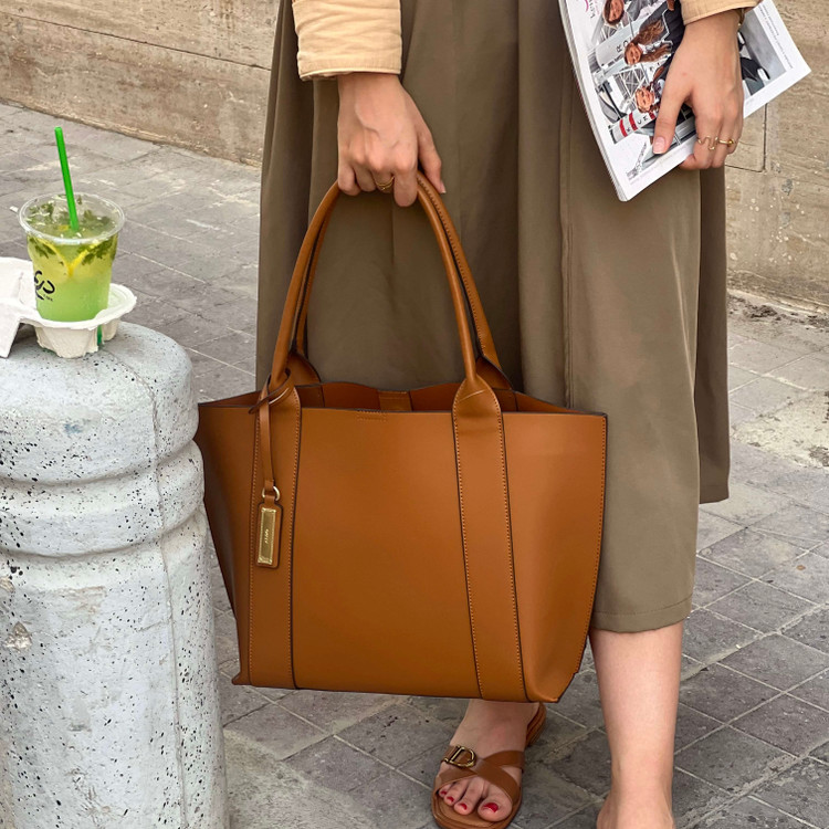 کیف به رنگ عسلی