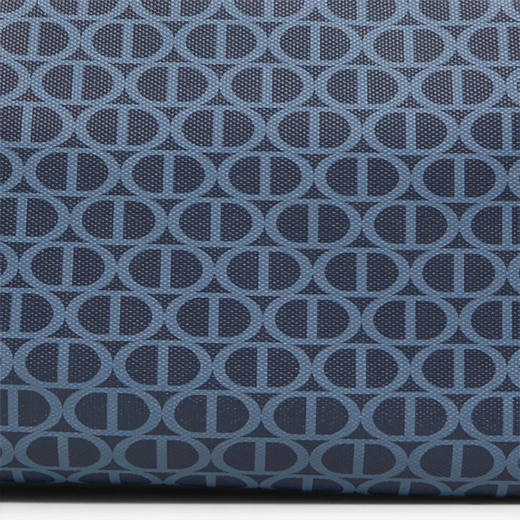 نمای نزدیک چرم کیف